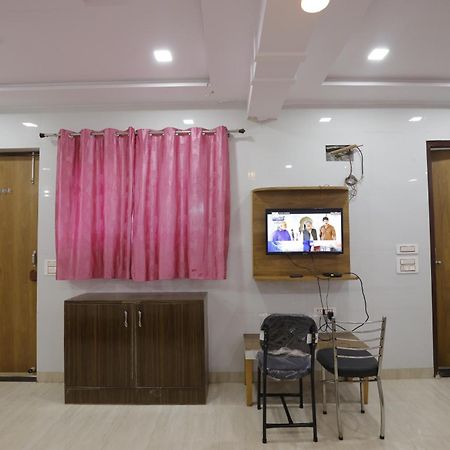 Basil Inn Home Stay Walking Distance From Taj Mahal Agra آغْرا المظهر الخارجي الصورة