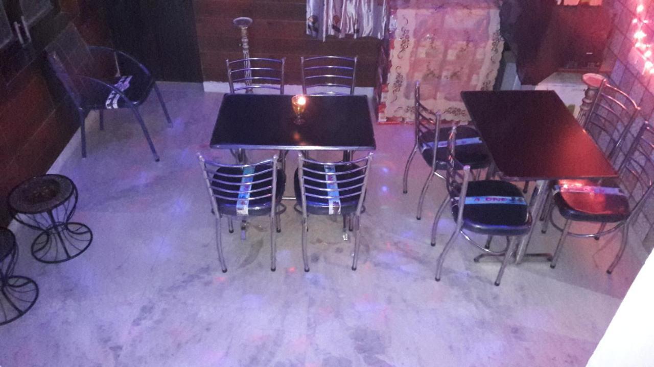 Basil Inn Home Stay Walking Distance From Taj Mahal Agra آغْرا المظهر الخارجي الصورة