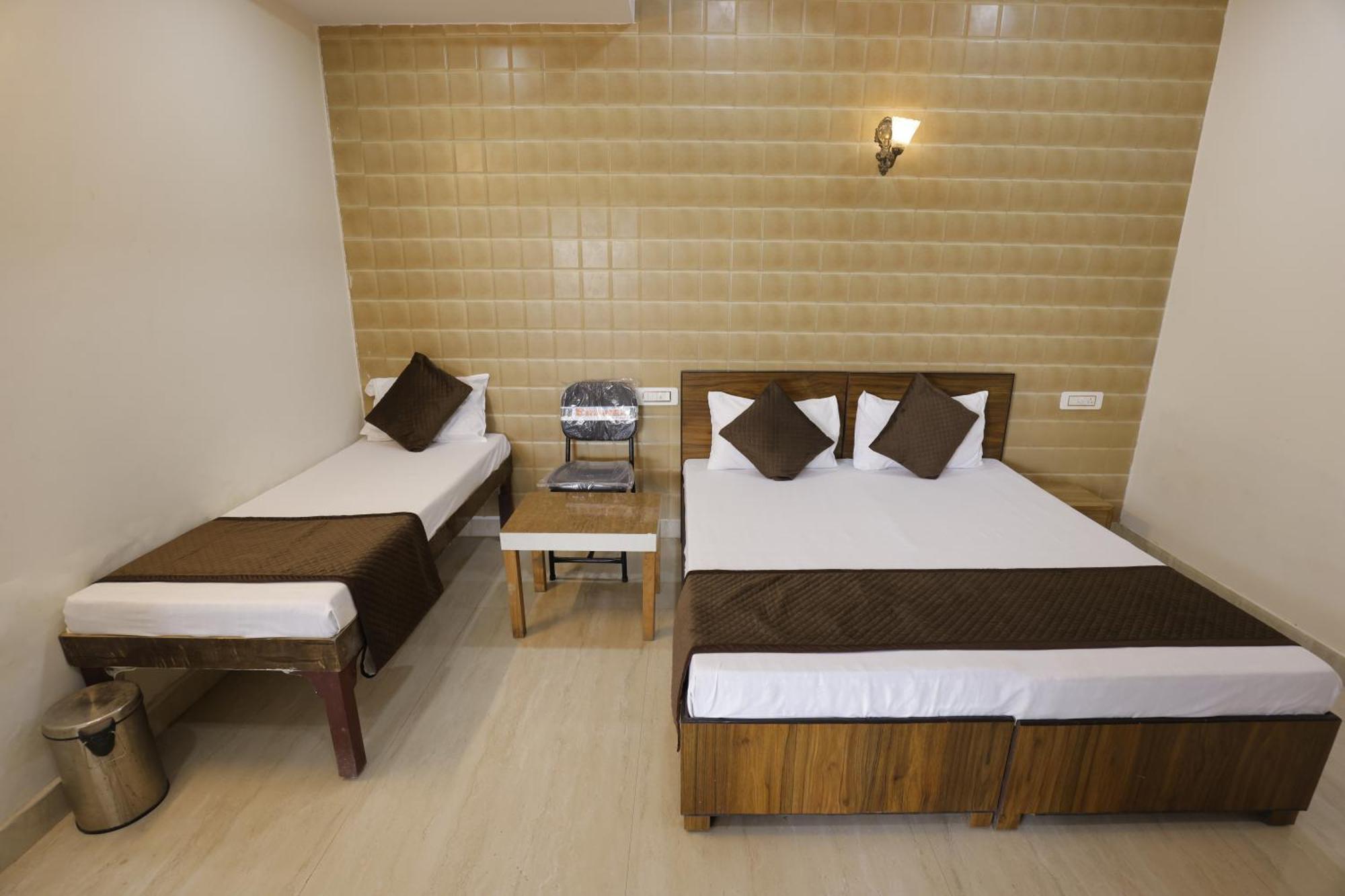 Basil Inn Home Stay Walking Distance From Taj Mahal Agra آغْرا المظهر الخارجي الصورة