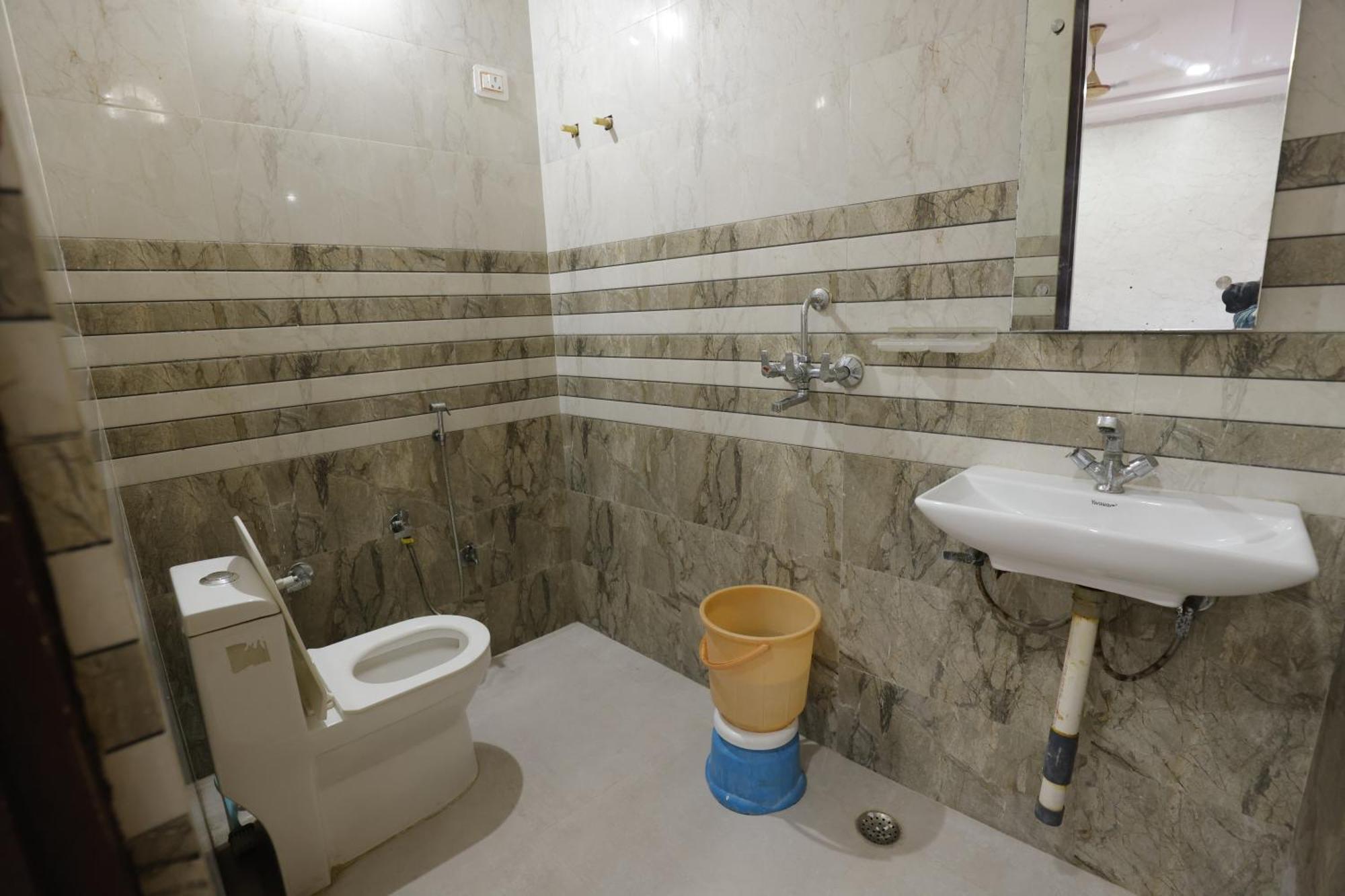 Basil Inn Home Stay Walking Distance From Taj Mahal Agra آغْرا المظهر الخارجي الصورة